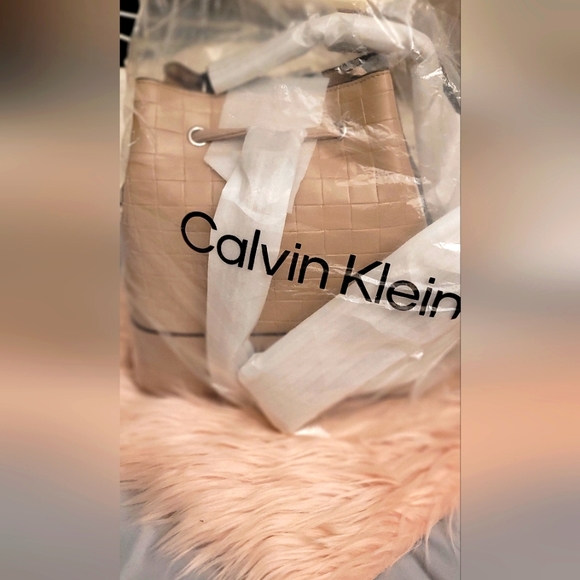 Calvin Klein Bags Calvin Klein Gabrianna Bucket Bag Nwt Poshmark